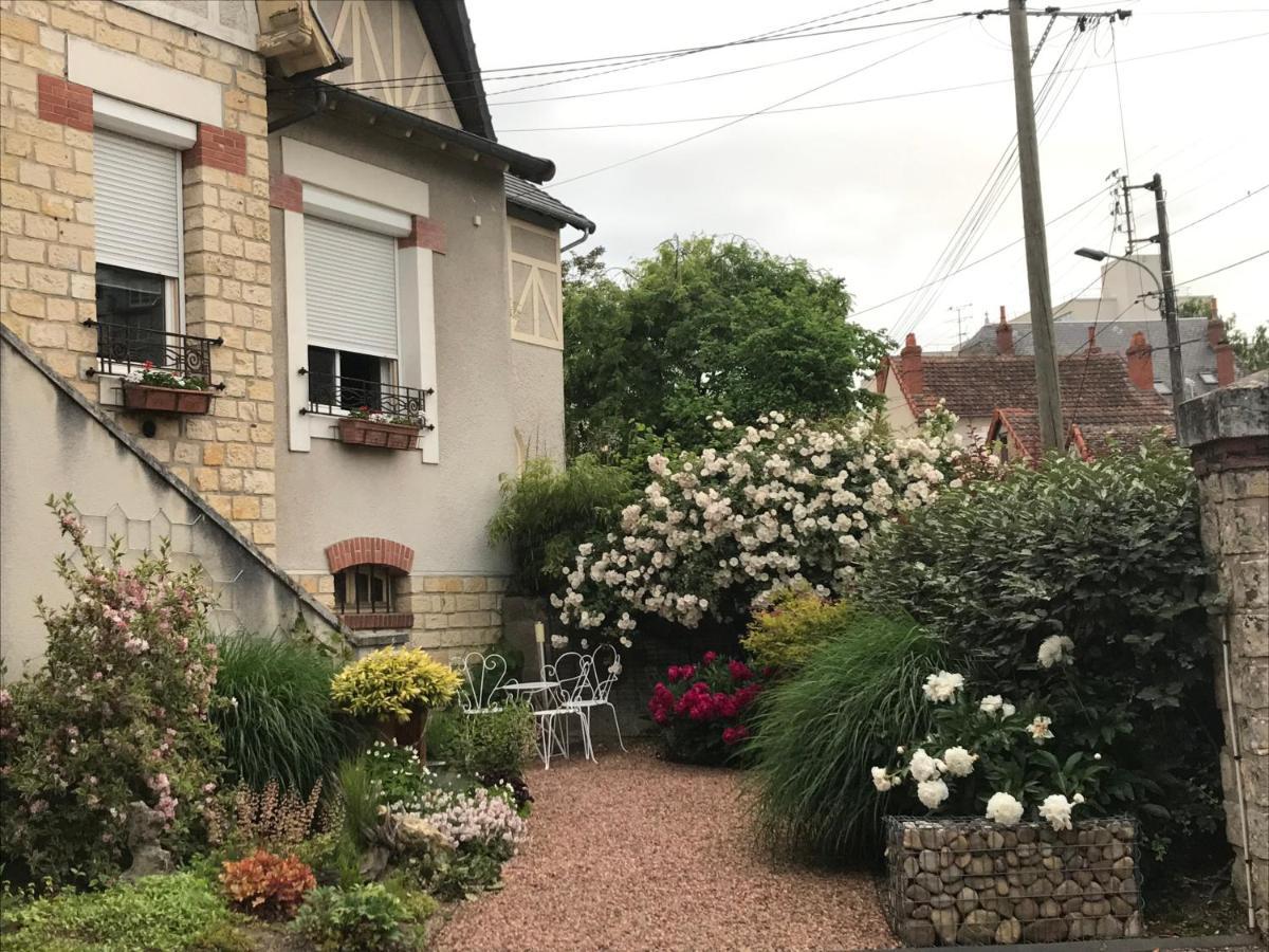 D'hotes Le Cadran Des Chauvelles Bed & Breakfast *